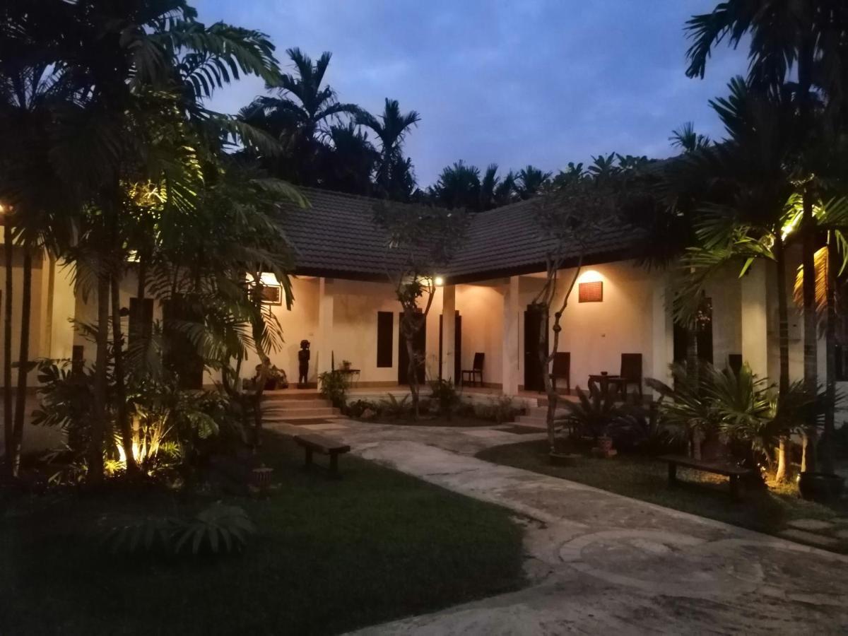 Villa Thakhek Exteriér fotografie